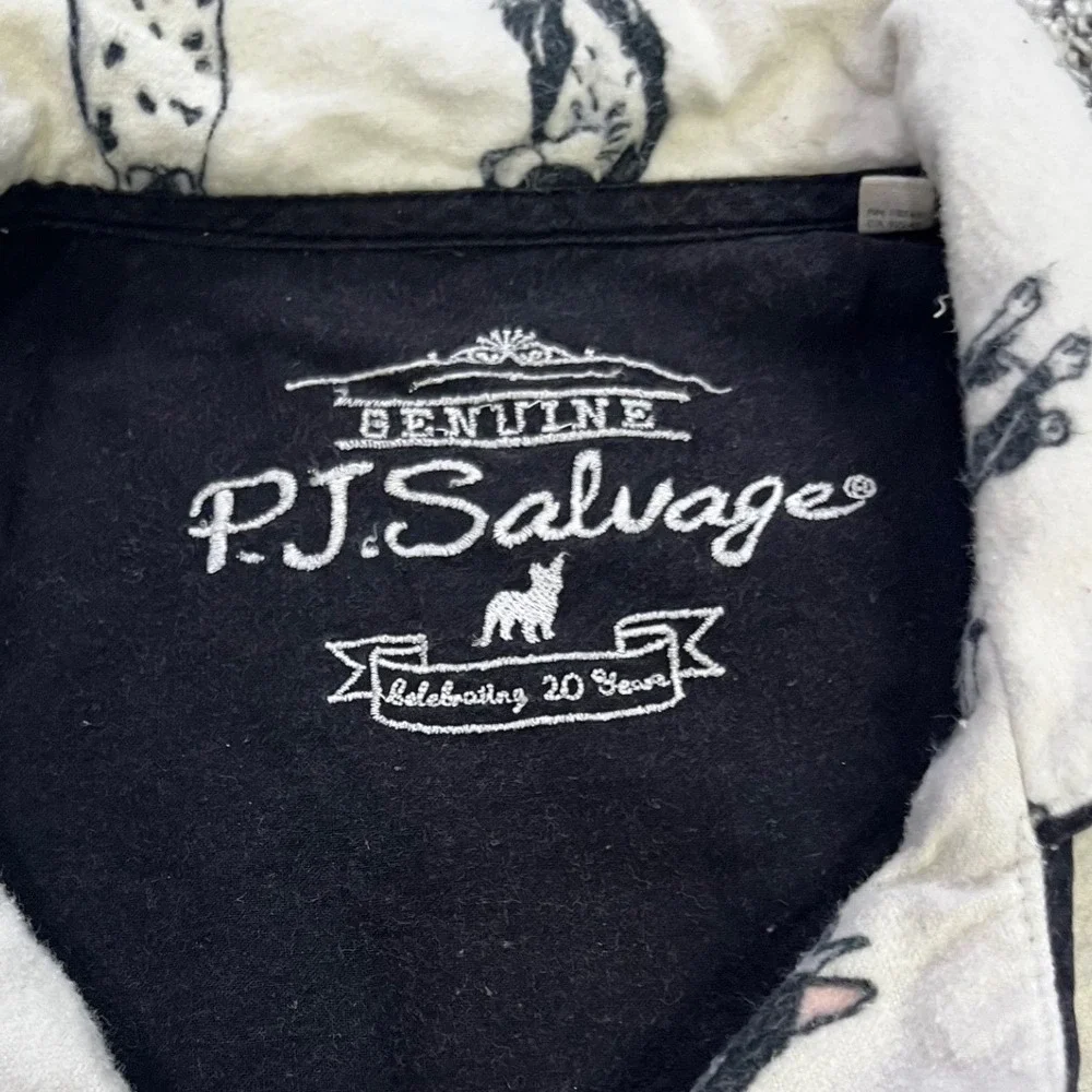 PJ Salvage Women Small Dog Print Flannel Pajama Set Cream Button Front‎ Long